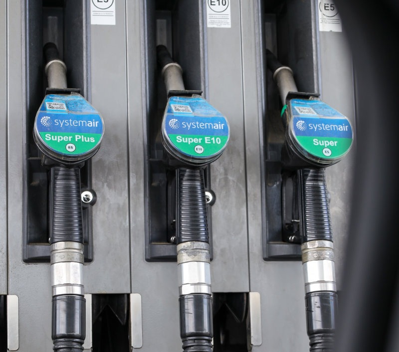 Zapfsaeule von Systemair mit QR Code für Sprachbewerbung